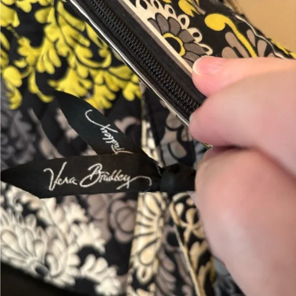 Vera Bradley Yellow & Black tote bag. - Picture 4 of 9